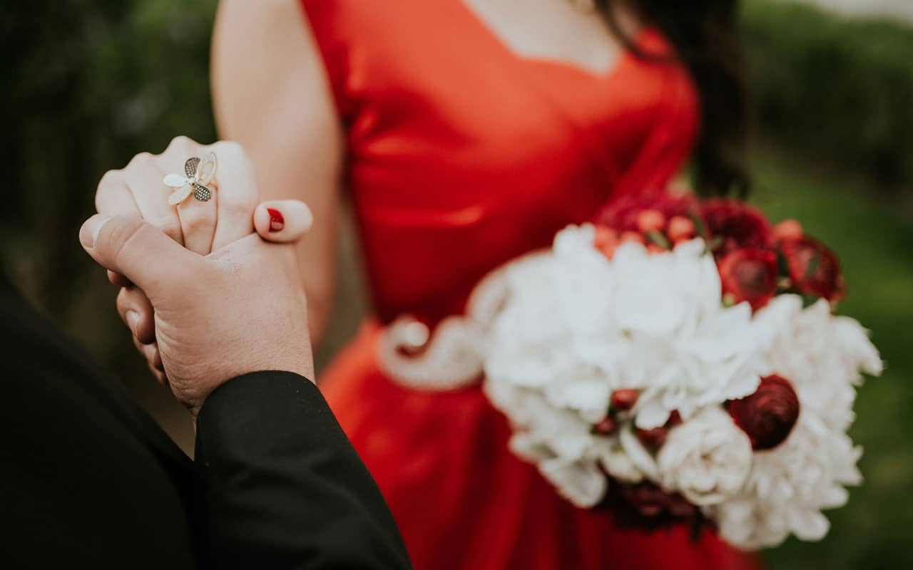 A woman in a red dress; an example of an image you could use to weave a story and remember verbal material.
